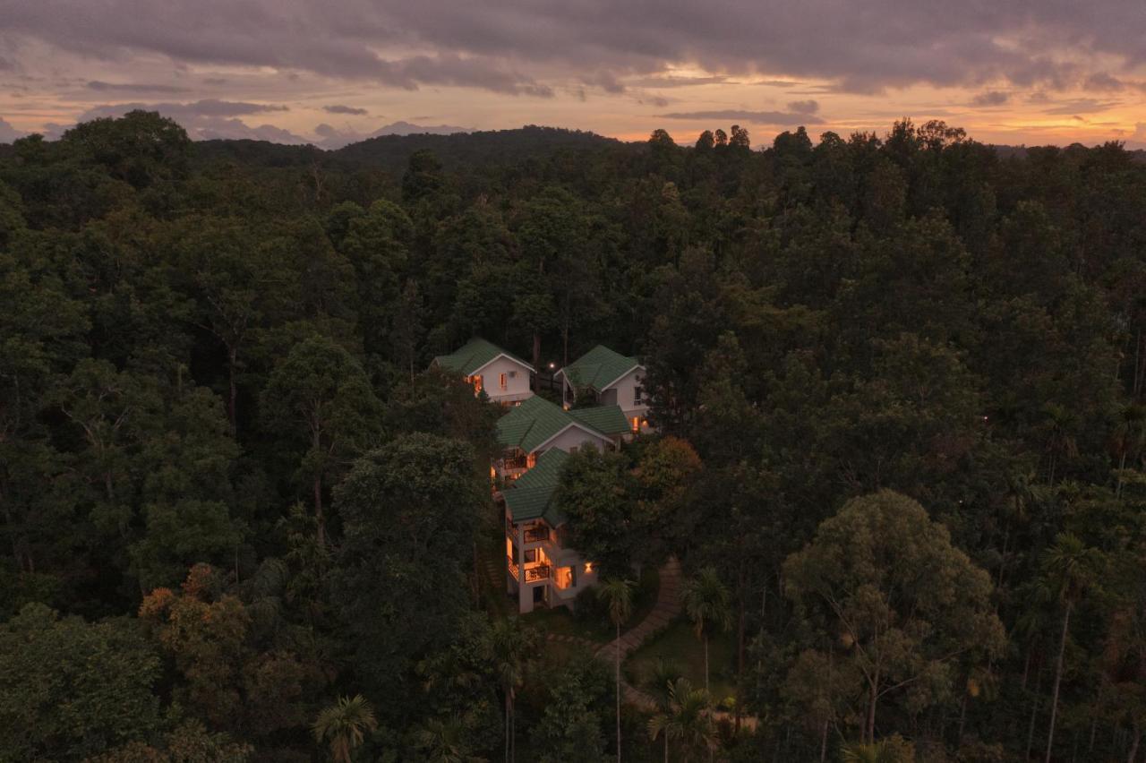 The Woods Resorts Wayanad Sultan Bathery Buitenkant foto
